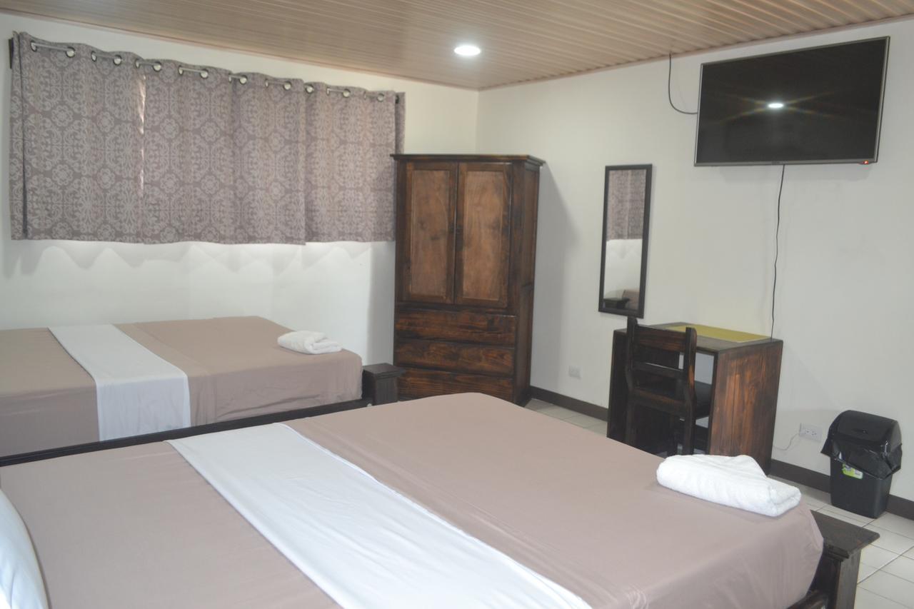 Hotel Don Fito Golfito Exterior photo